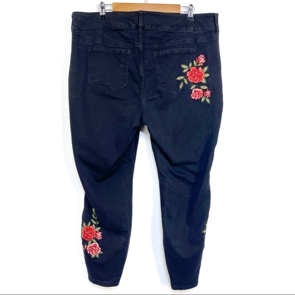 Torrid Floral Embroidered Jeggings - Picture 7 of 7